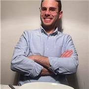 Insegnante privato impartisce lezioni di scienze naturali